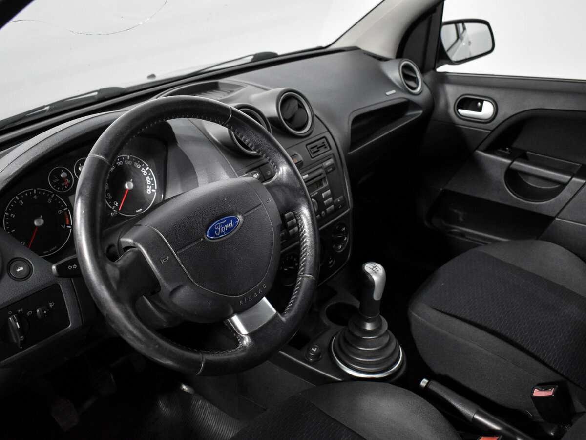 Купить Ford Fiesta с пробегом. Фото: #8