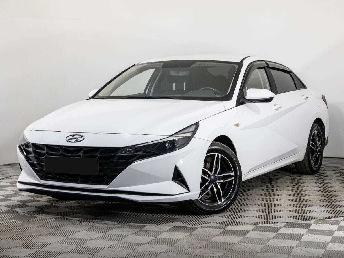 Купить Hyundai Elantra с пробегом. Посмотреть фото