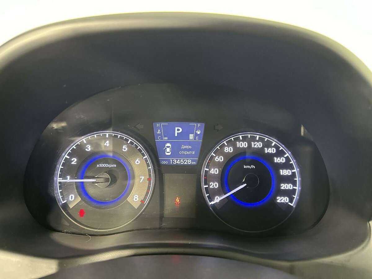 Купить Hyundai Solaris с пробегом. Фото: #10