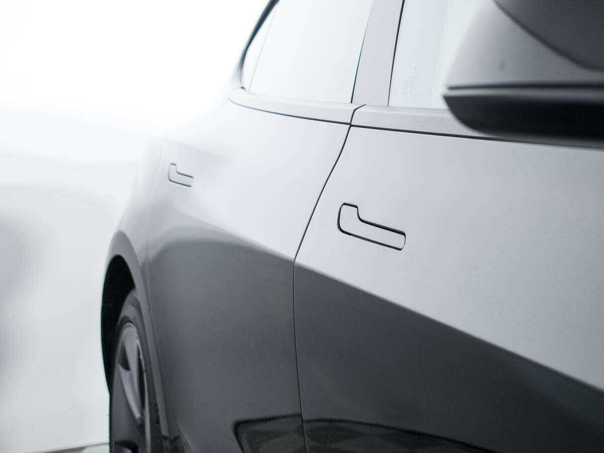 Купить Tesla Model 3 с пробегом. Фото: #16