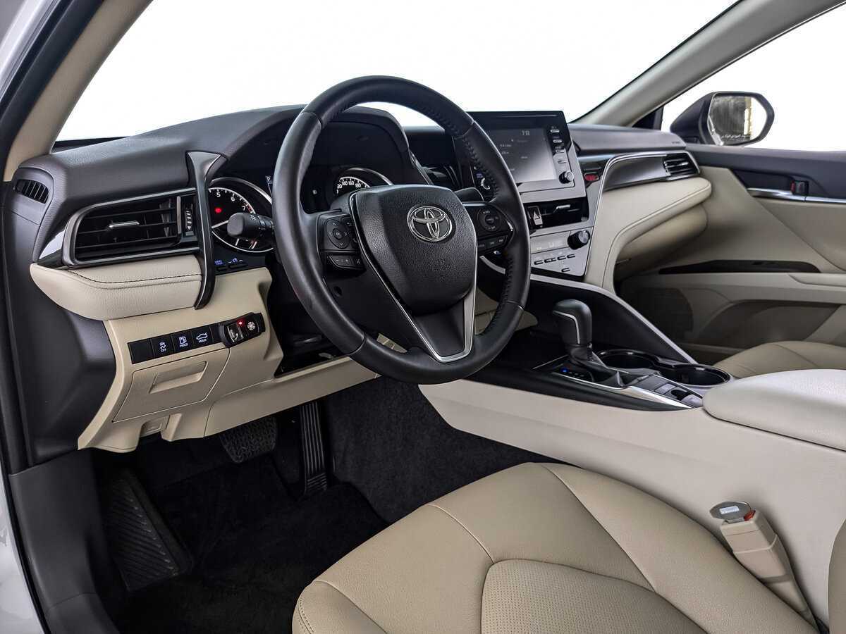 Купить Toyota Camry с пробегом. Фото: #10