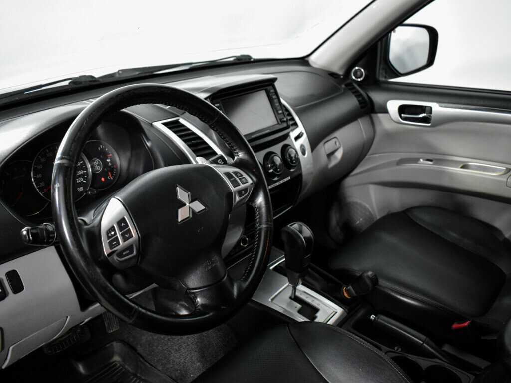 Купить Mitsubishi Pajero Sport с пробегом. Фото: #8