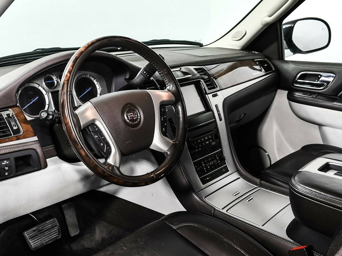 Купить Cadillac Escalade с пробегом. Фото: #12