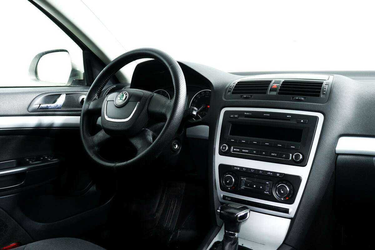 Купить Skoda Octavia с пробегом. Фото: #8