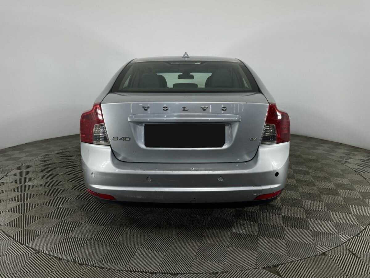 Купить Volvo S40 с пробегом. Фото: #2
