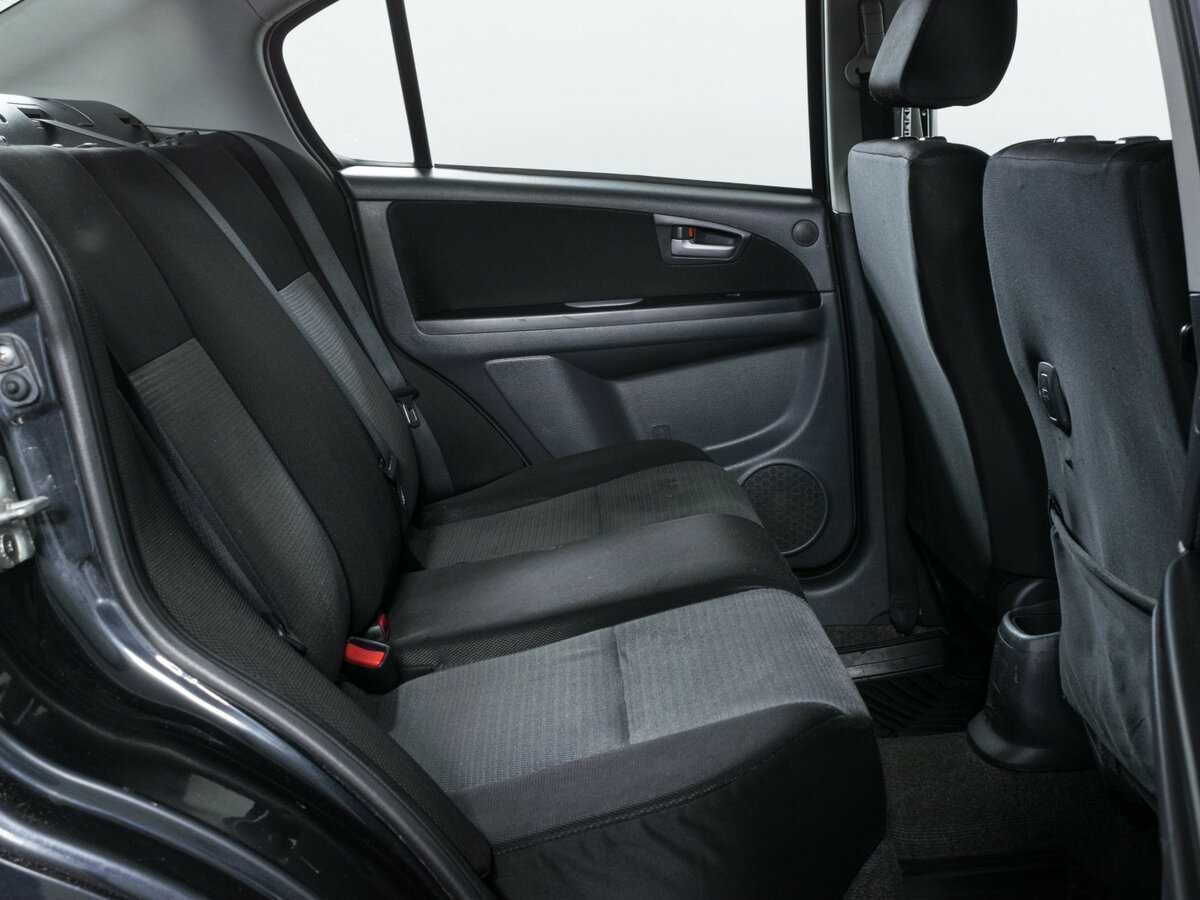 Купить Suzuki SX4 с пробегом. Фото: #8