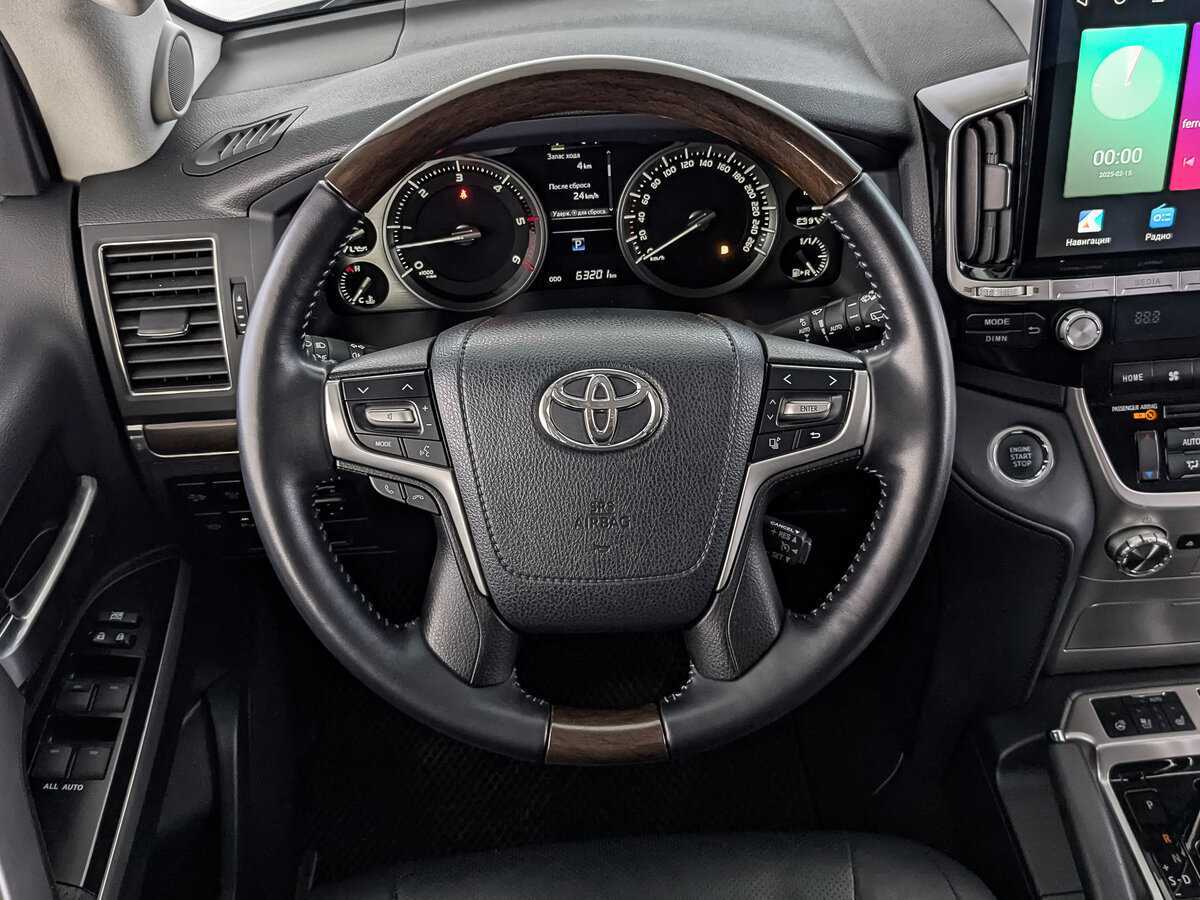 Купить Toyota Land Cruiser с пробегом. Фото: #19