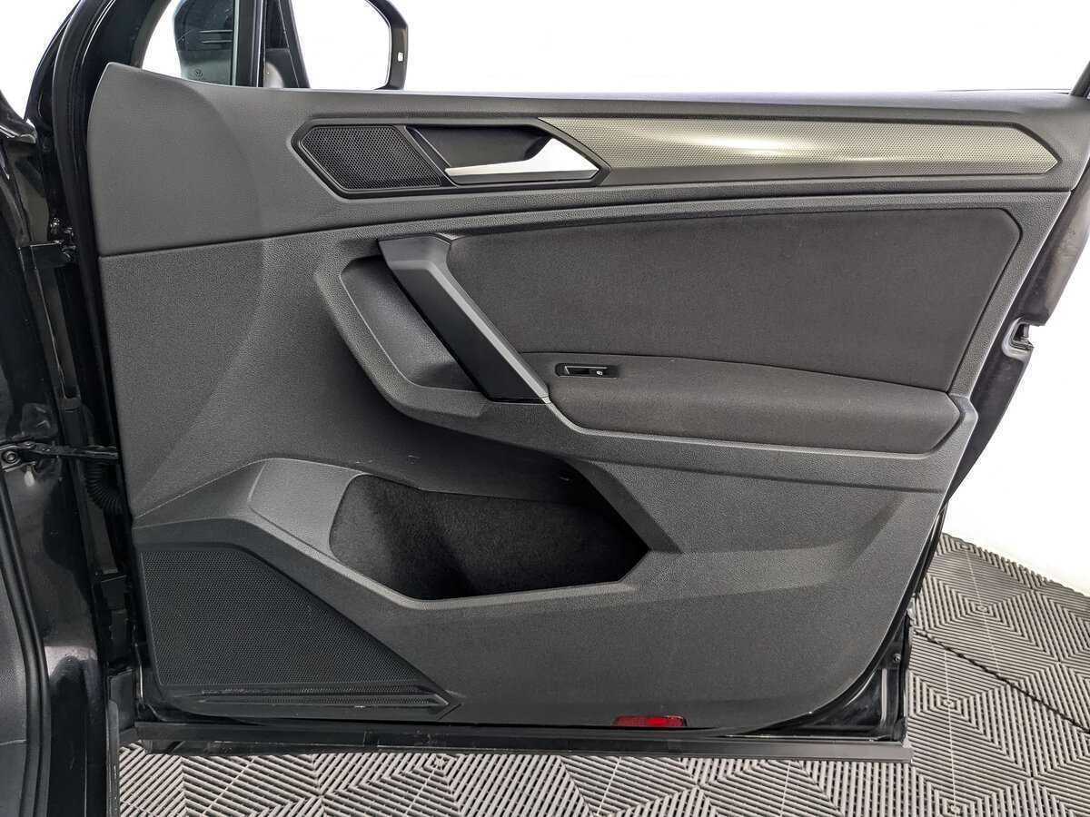 Купить Volkswagen Tiguan с пробегом. Фото: #23
