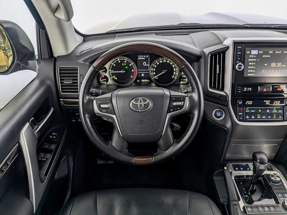 Купить Toyota Land Cruiser с пробегом. Фото: #21