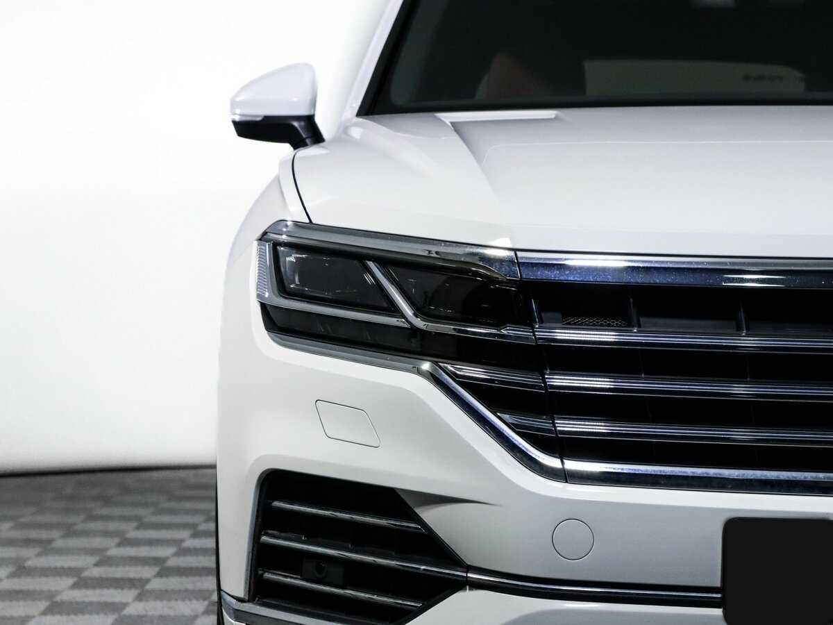 Купить Volkswagen Touareg с пробегом. Фото: #17