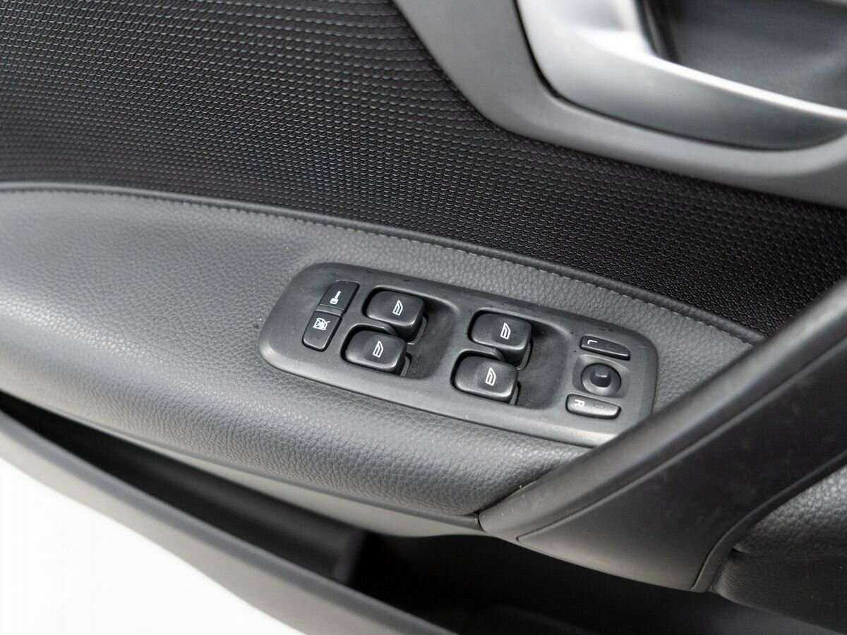 Купить Volvo S60 с пробегом. Фото: #11