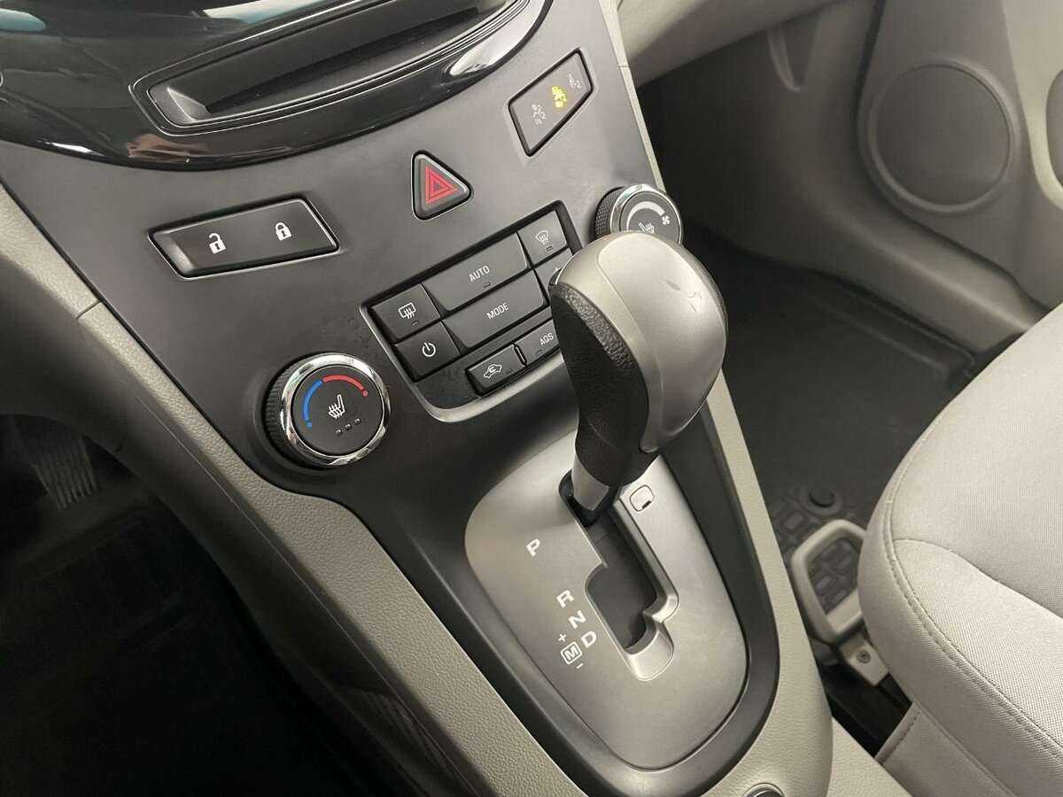 Купить Chevrolet Orlando с пробегом. Фото: #12