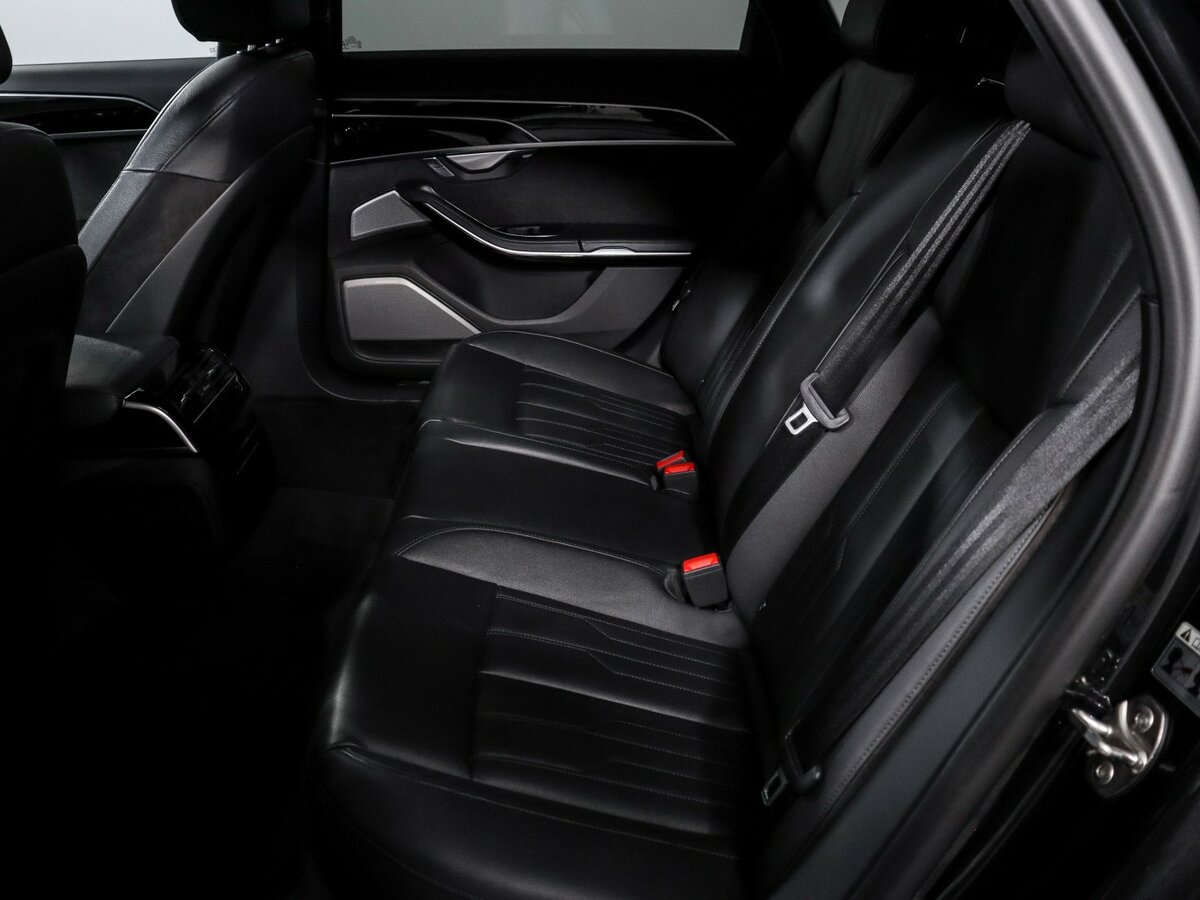 Купить Audi A8 с пробегом. Фото: #9