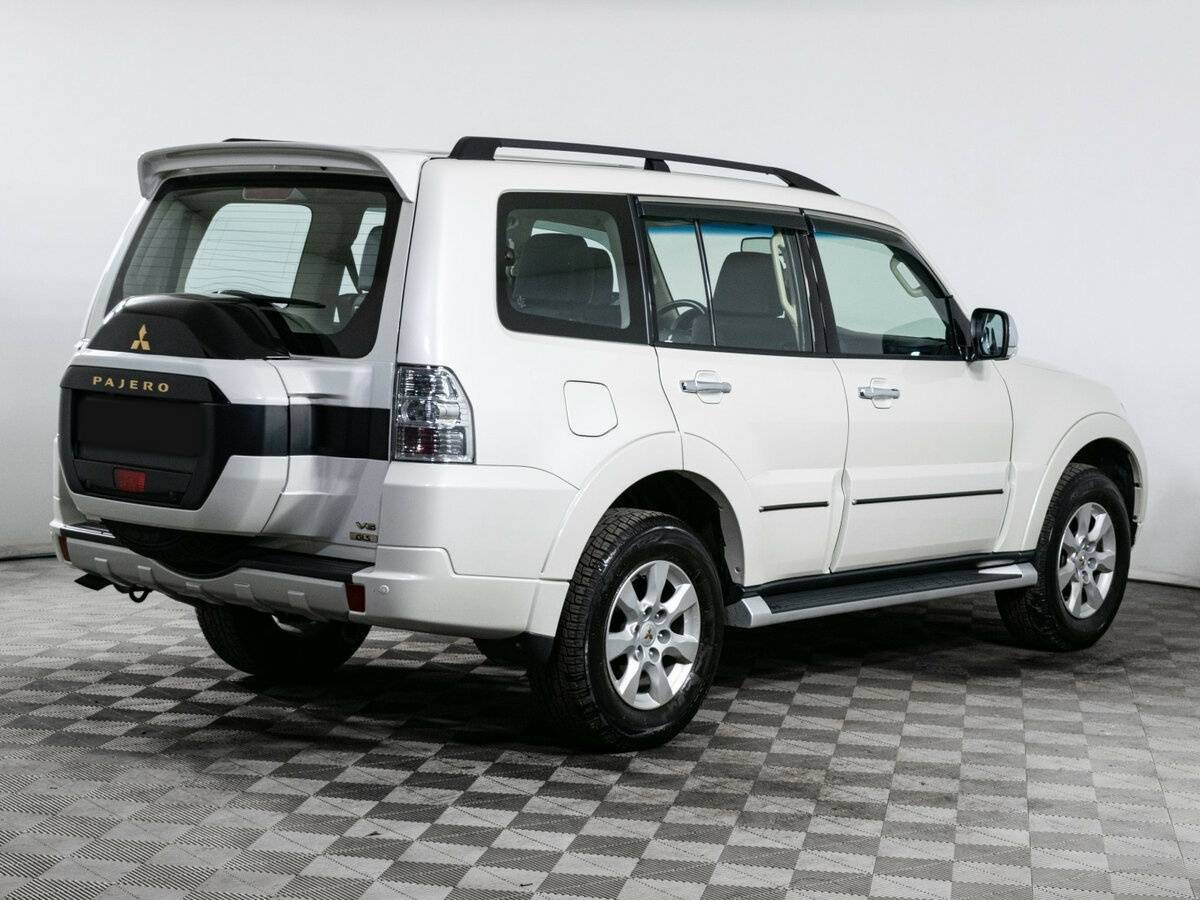 Купить Mitsubishi Pajero с пробегом. Фото: #3