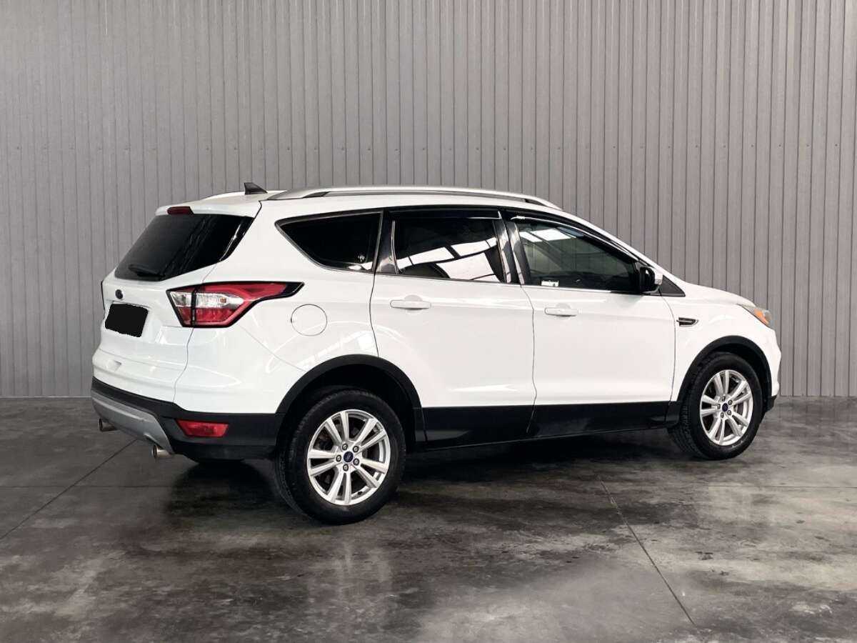 Купить Ford Kuga с пробегом. Фото: #4