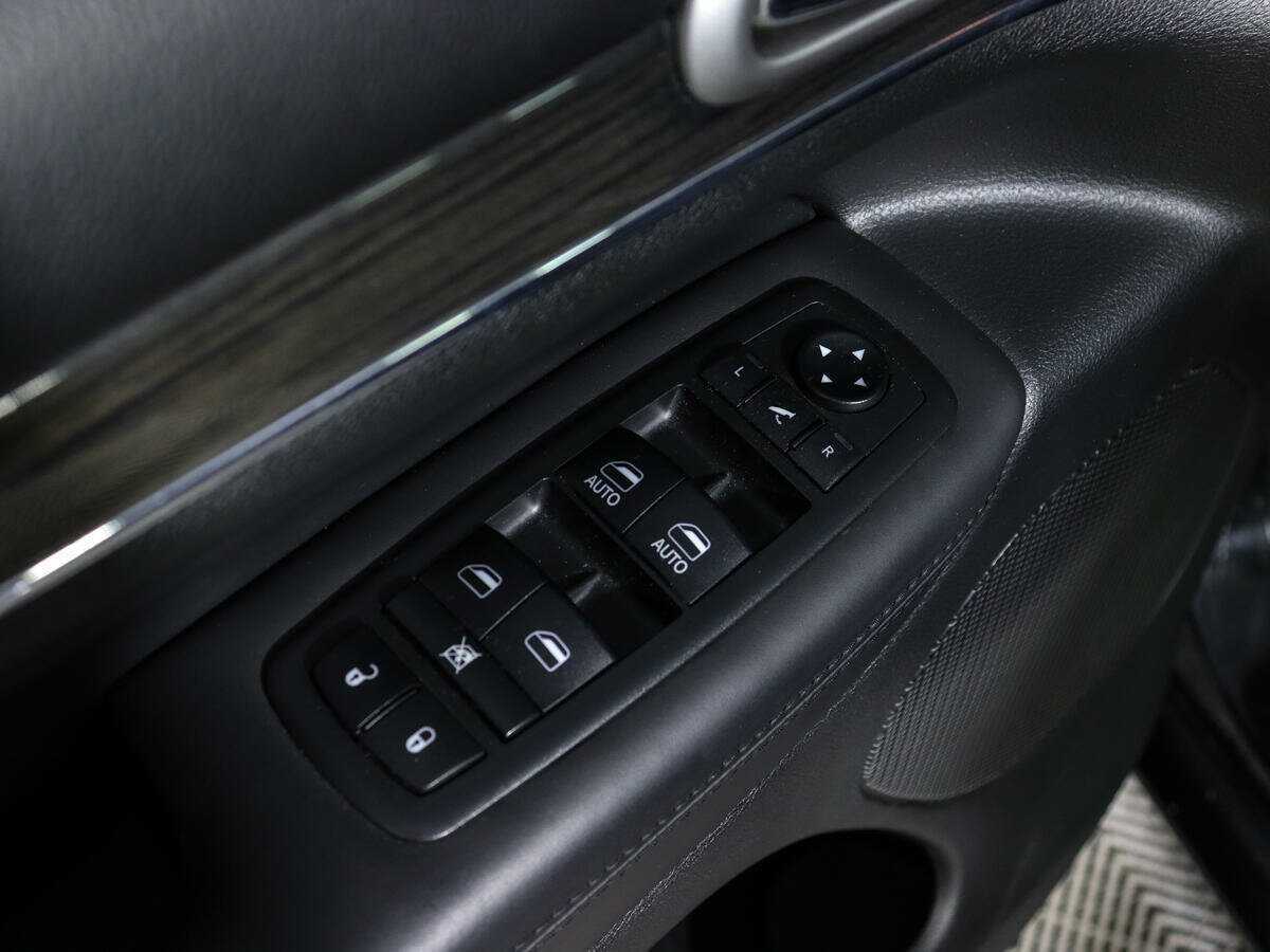 Купить Jeep Grand Cherokee с пробегом. Фото: #19