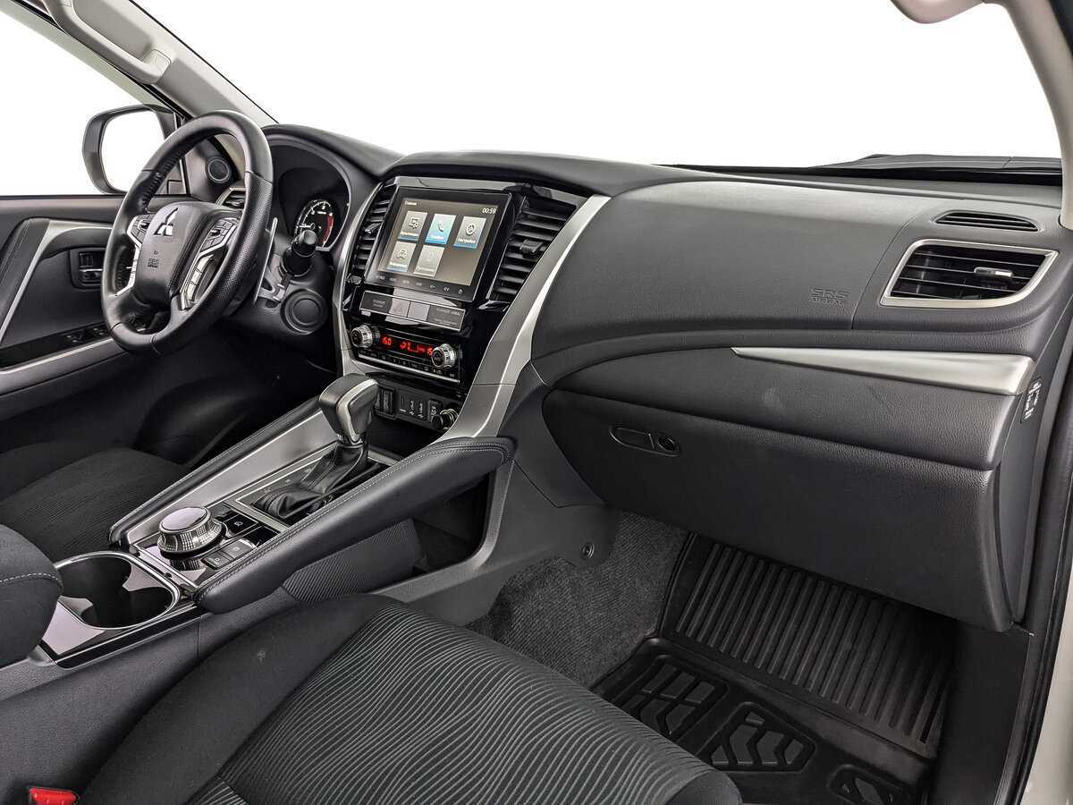 Купить Mitsubishi Pajero Sport с пробегом. Фото: #8