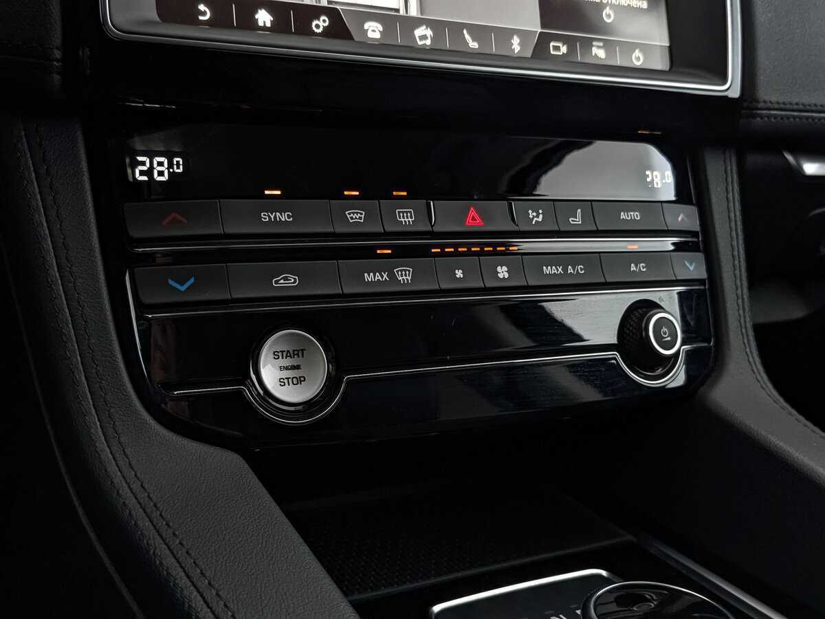 Купить Jaguar F-Pace с пробегом. Фото: #26
