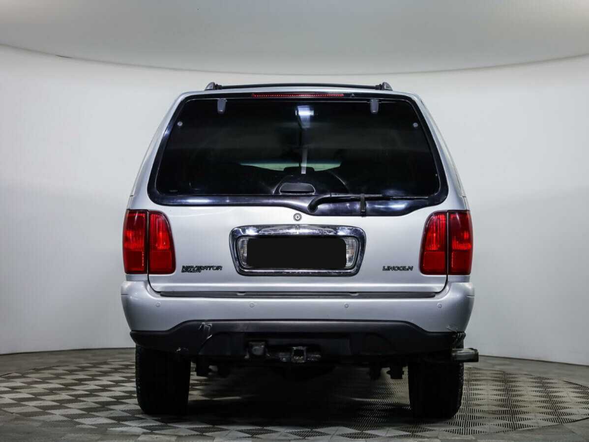 Купить Lincoln Navigator с пробегом. Фото: #4