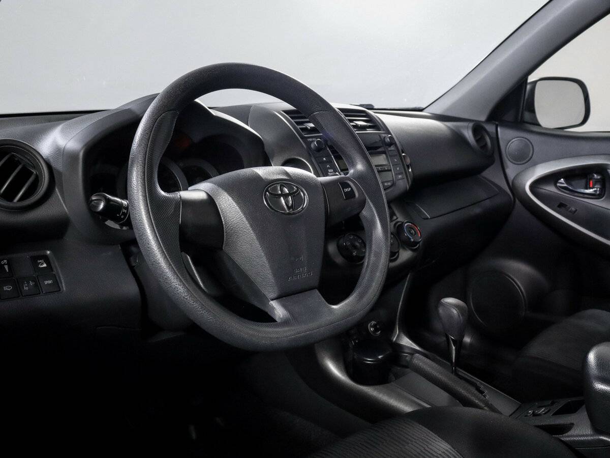 Купить Toyota RAV4 с пробегом. Фото: #10