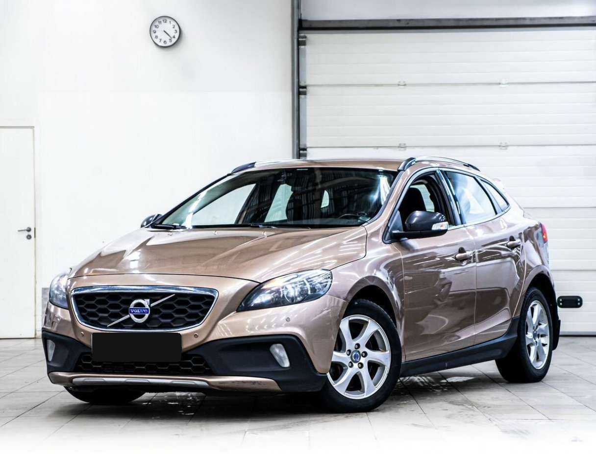 Купить Volvo V40 Cross Country с пробегом. Посмотреть фото