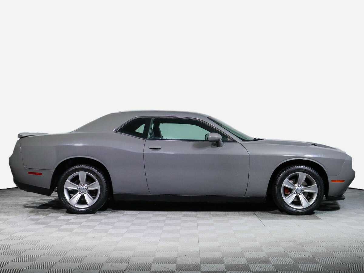 Купить Dodge Challenger с пробегом. Фото: #3