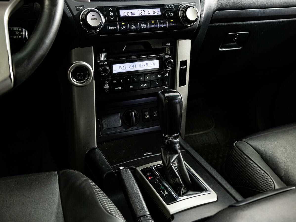 Купить Toyota Land Cruiser Prado с пробегом. Фото: #11