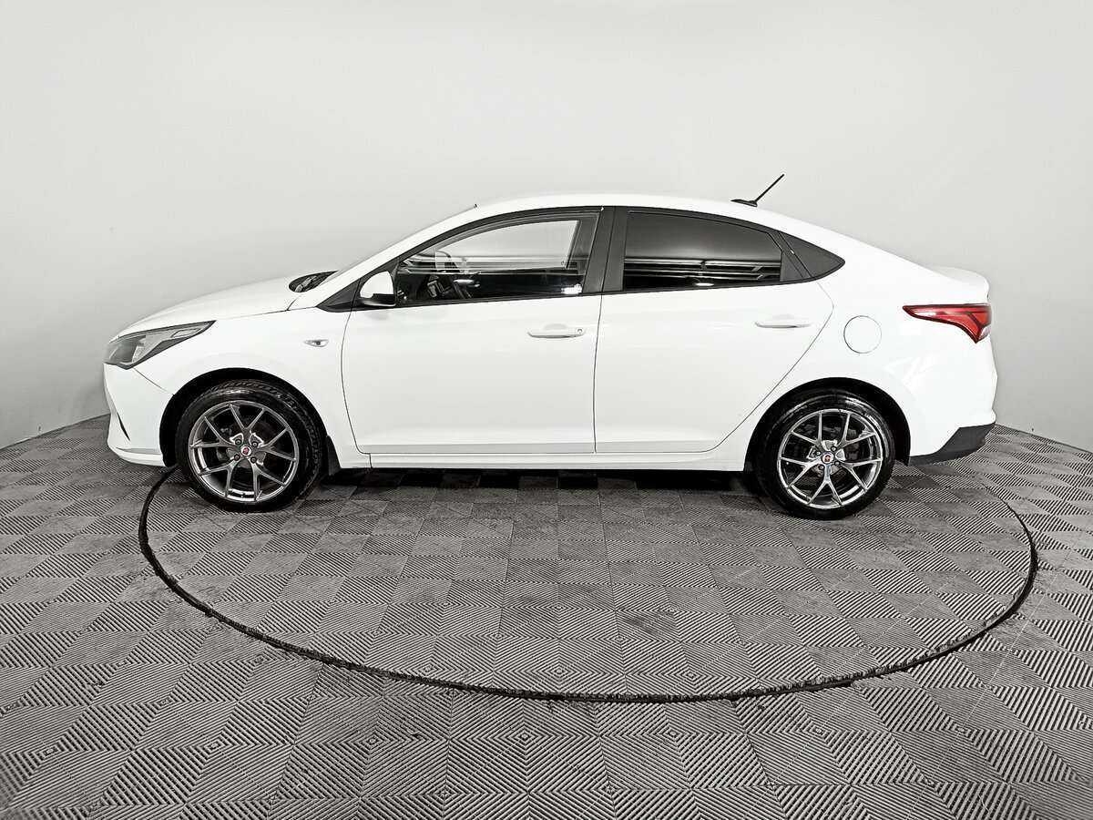 Купить Hyundai Solaris с пробегом. Фото: #7