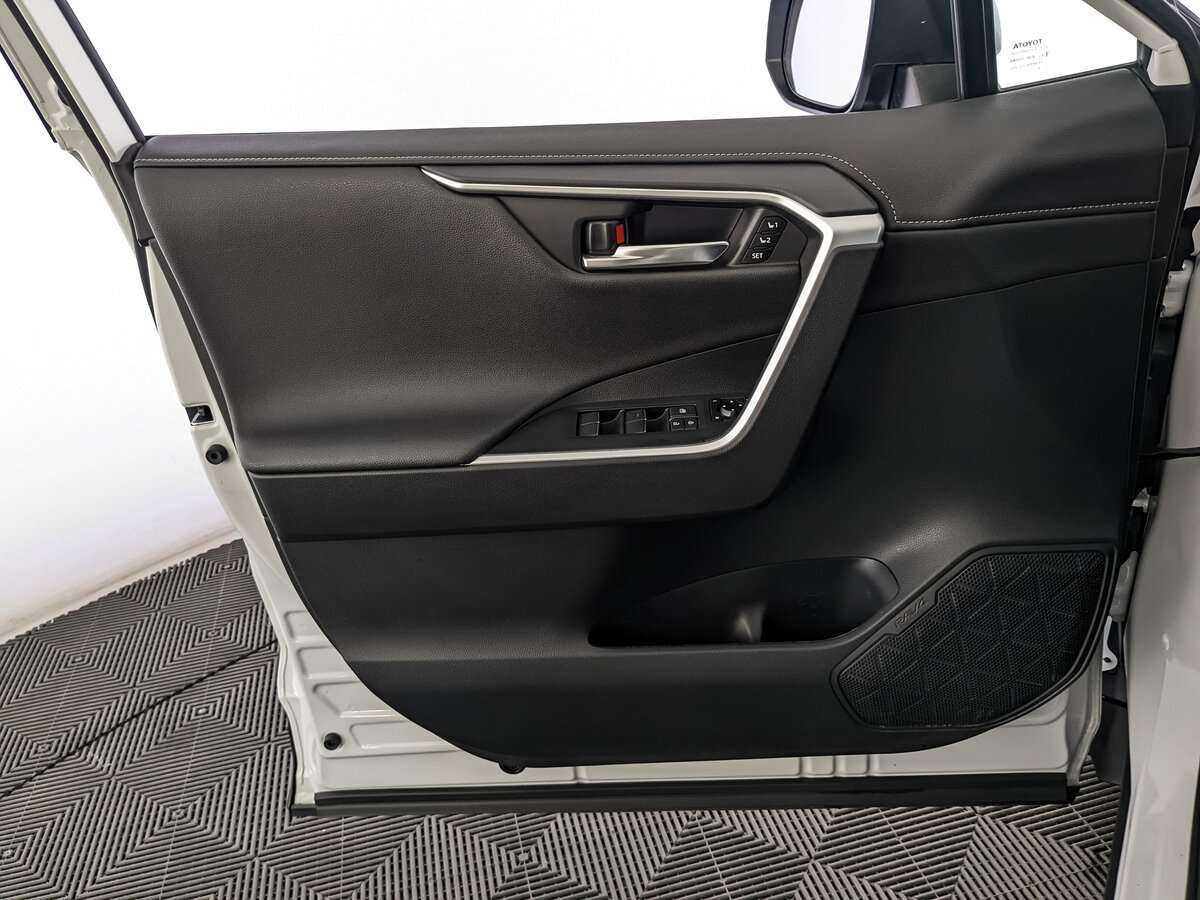 Купить Toyota RAV4 с пробегом. Фото: #16