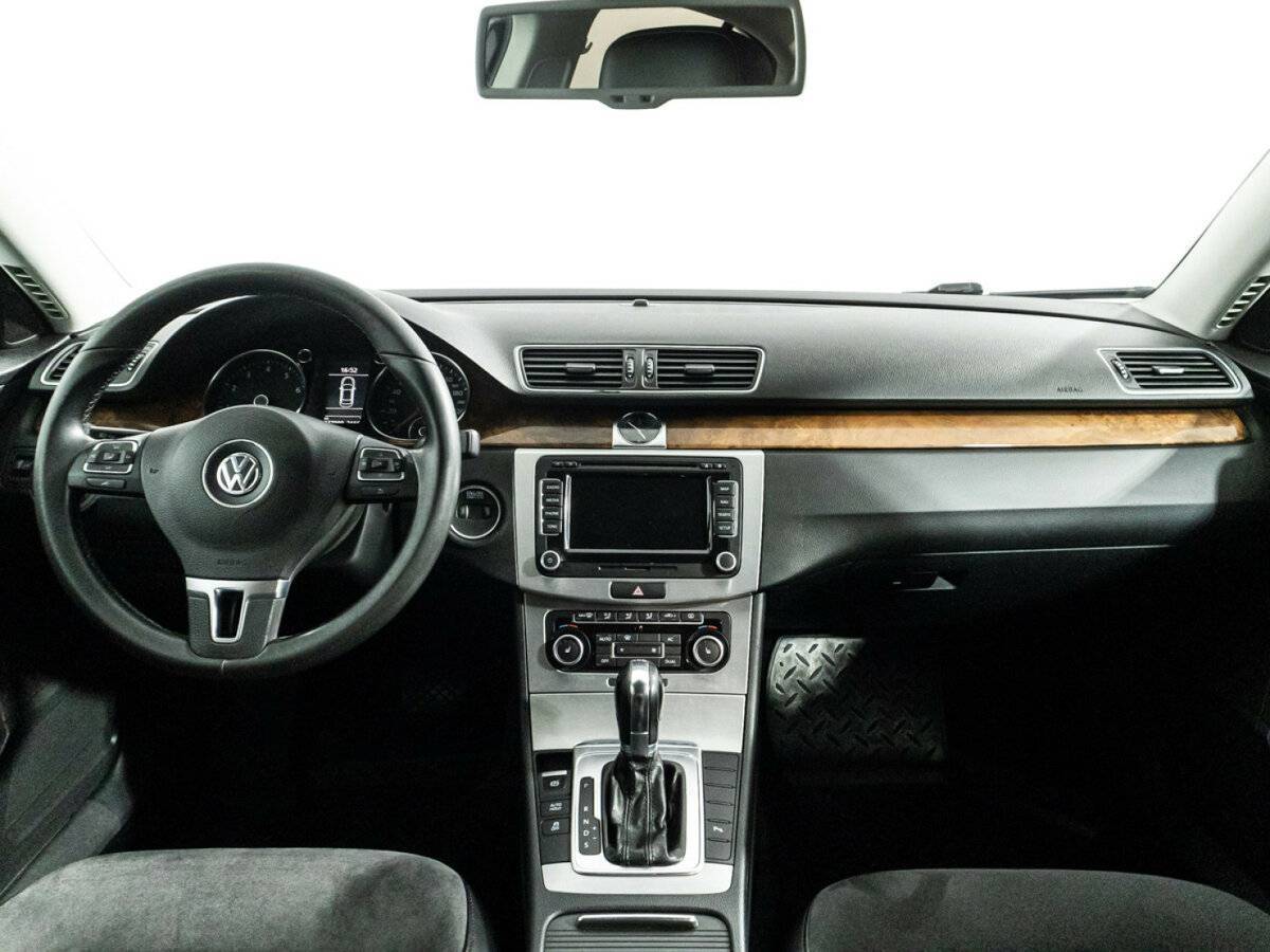 Купить Volkswagen Passat с пробегом. Фото: #13