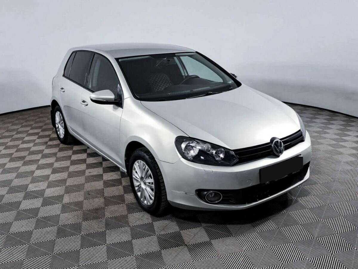 Купить Volkswagen Golf с пробегом. Фото: #2
