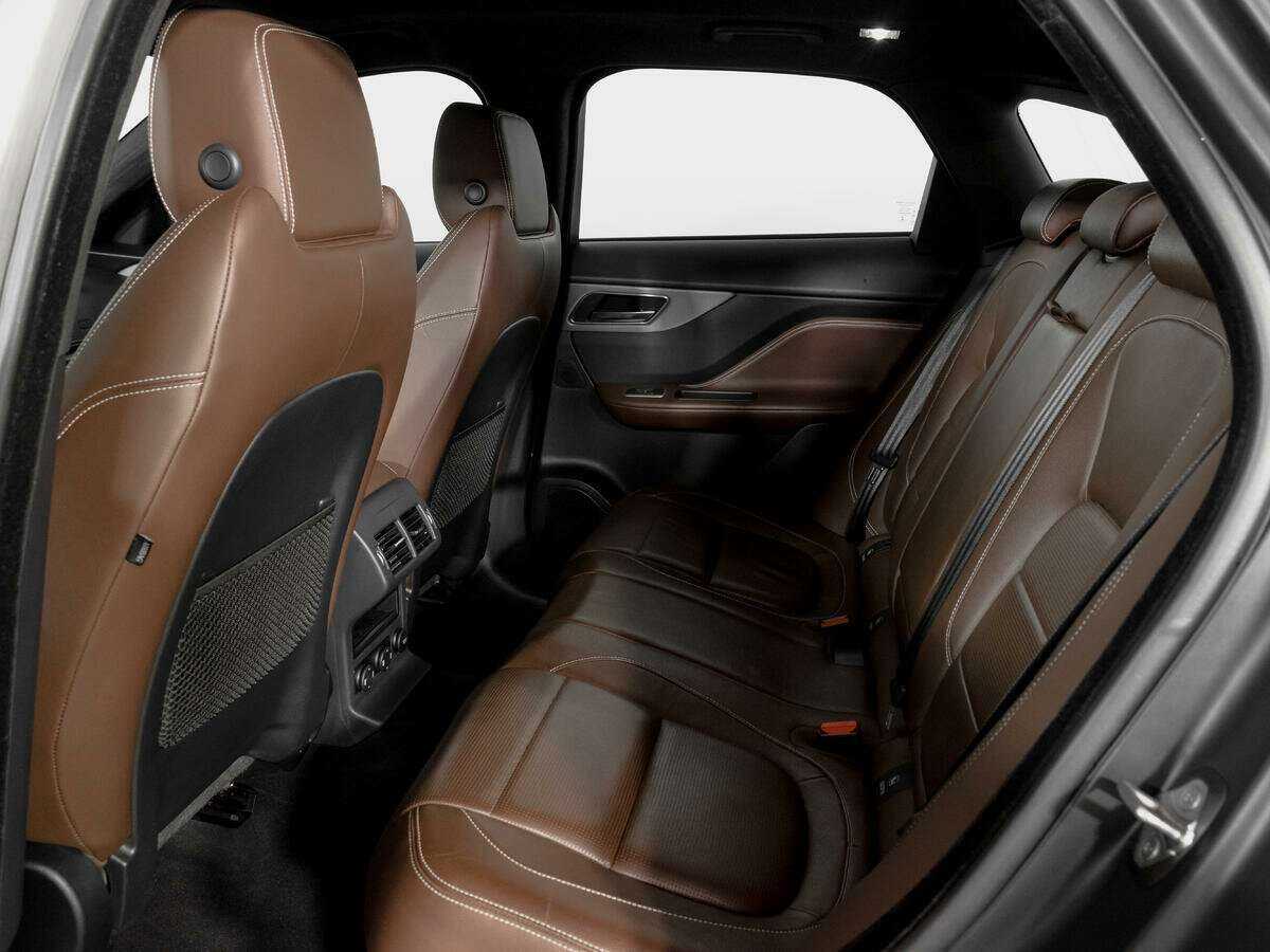 Купить Jaguar F-Pace с пробегом. Фото: #9