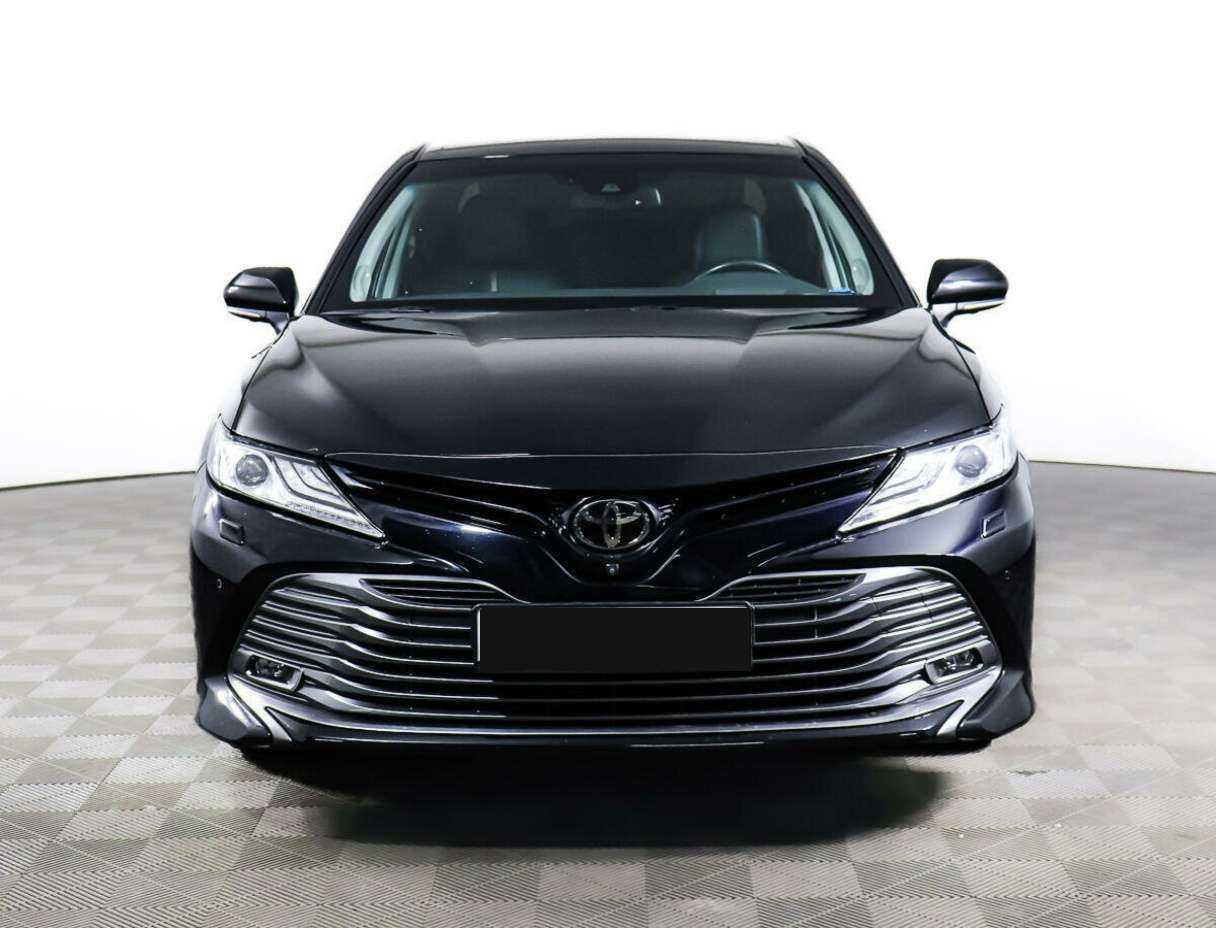 Купить Toyota Camry с пробегом. Фото: #1