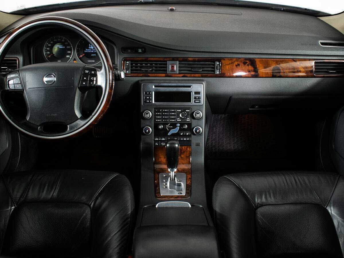 Купить Volvo XC70 с пробегом. Фото: #11