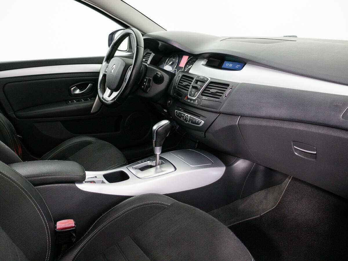 Купить Renault Laguna с пробегом. Фото: #8