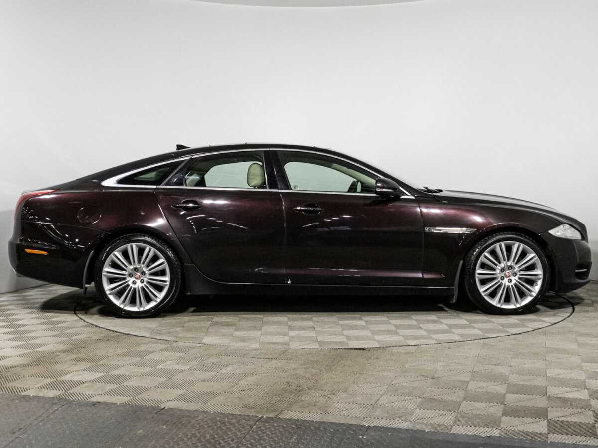 Купить Jaguar XJ с пробегом. Фото: #3
