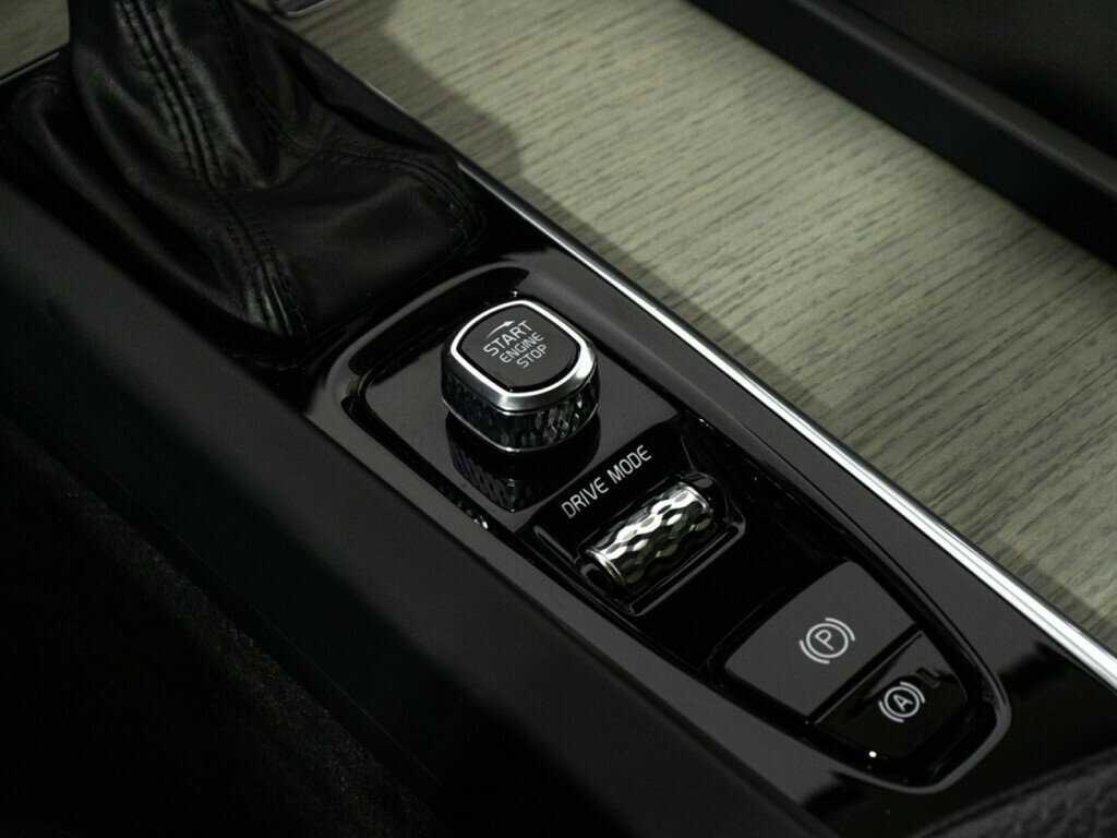 Купить Volvo XC60 с пробегом. Фото: #21