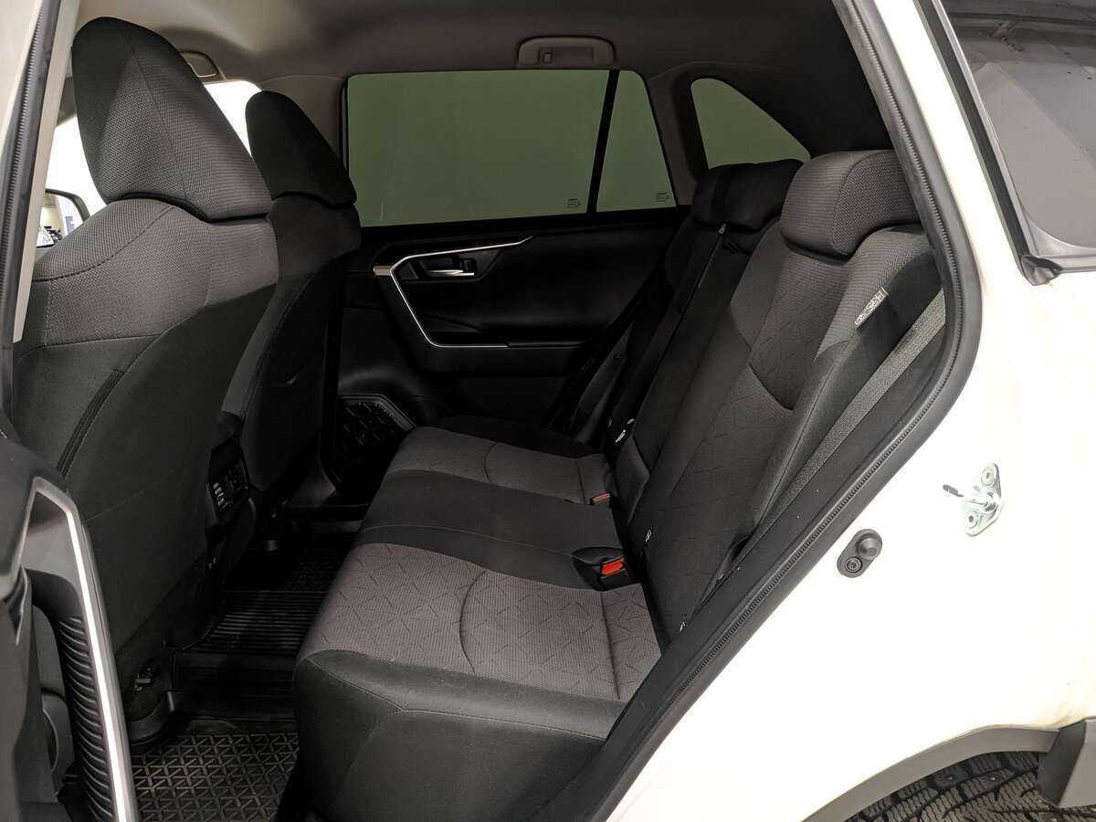 Купить Toyota RAV4 с пробегом. Фото: #13