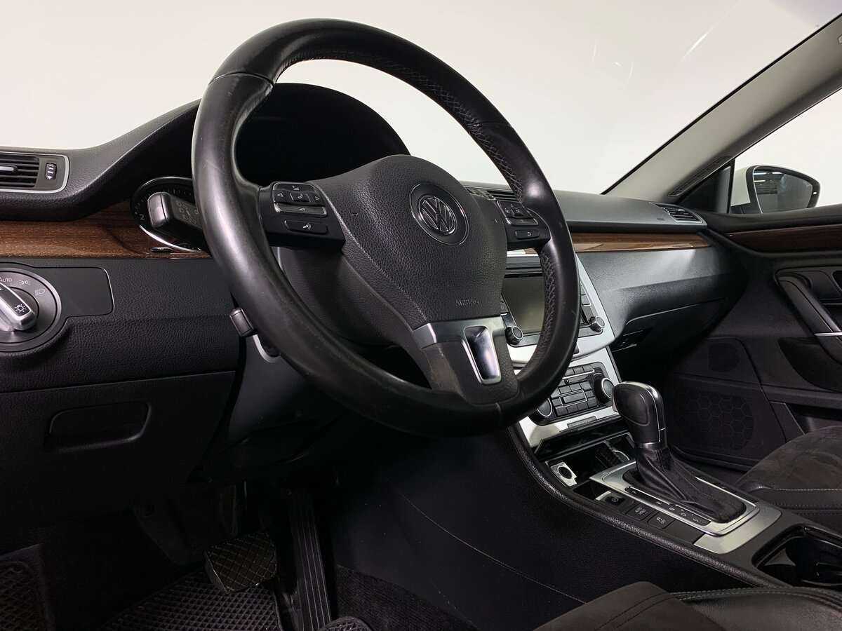 Купить Volkswagen Passat CC с пробегом. Фото: #8