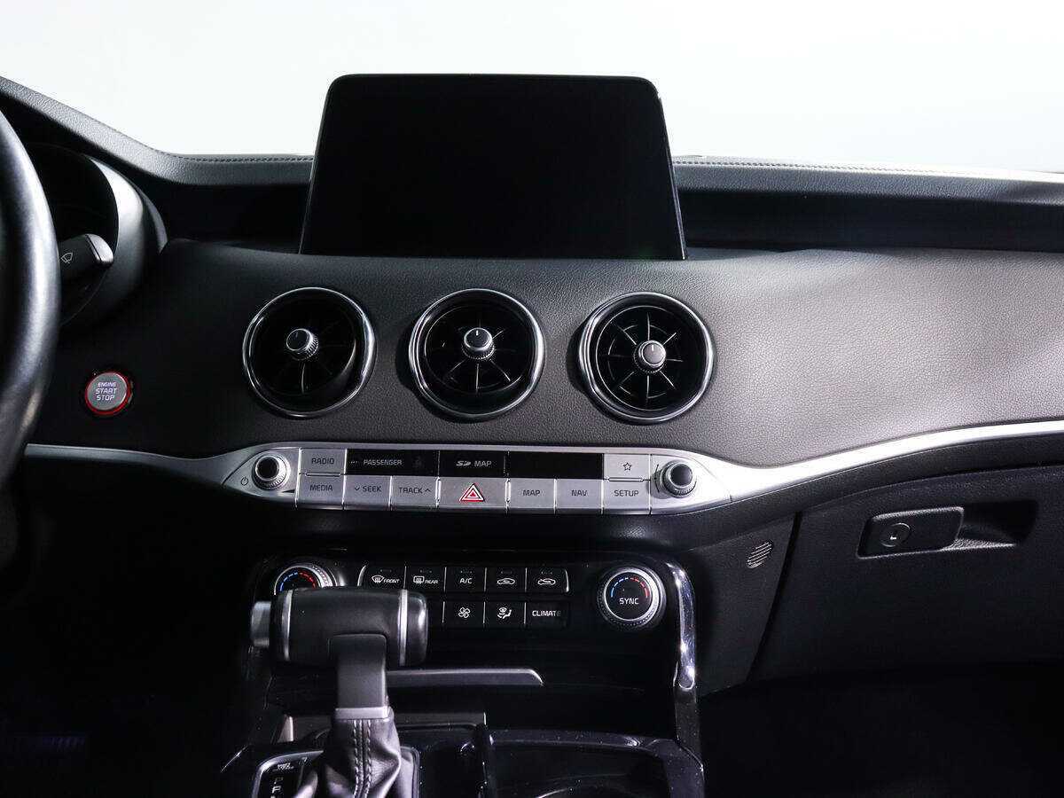 Купить Kia Stinger с пробегом. Фото: #10
