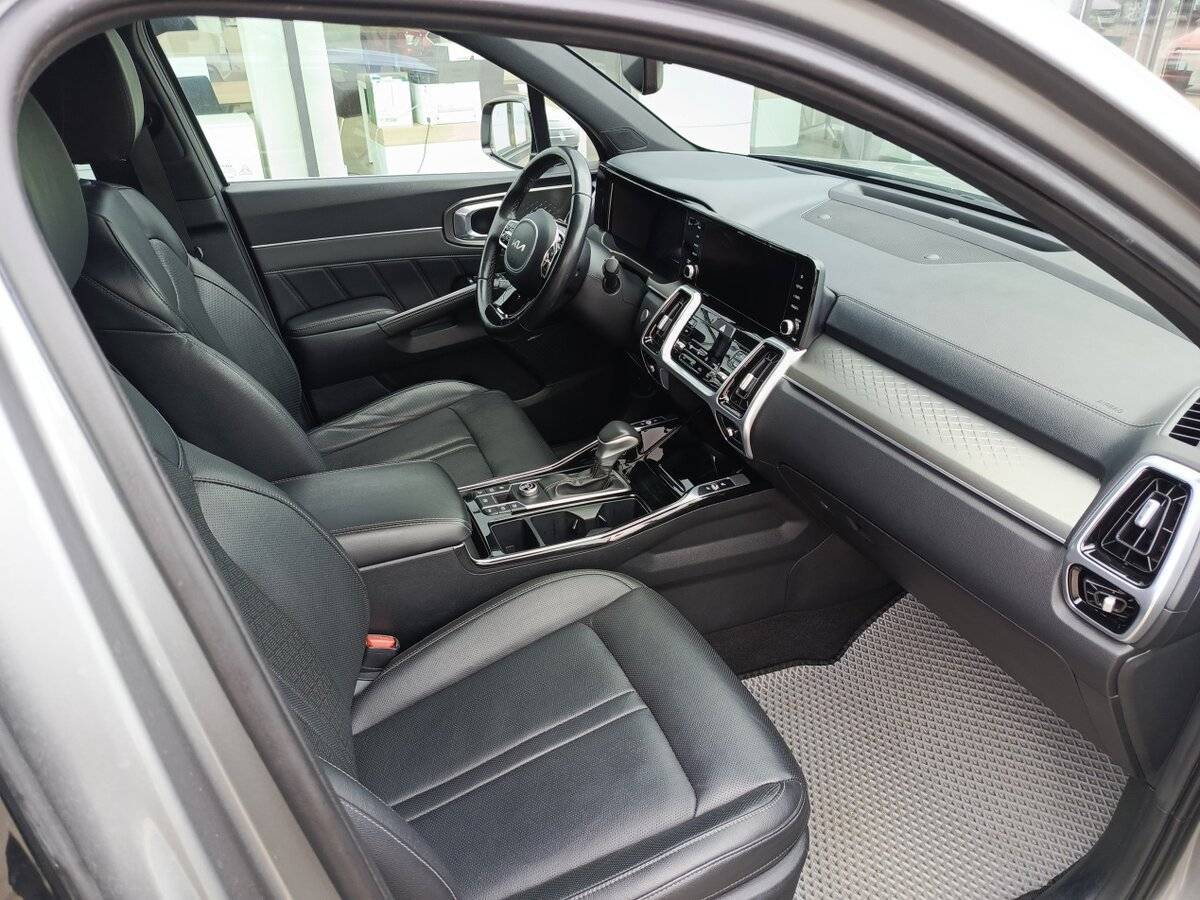 Купить Kia Sorento с пробегом. Фото: #10