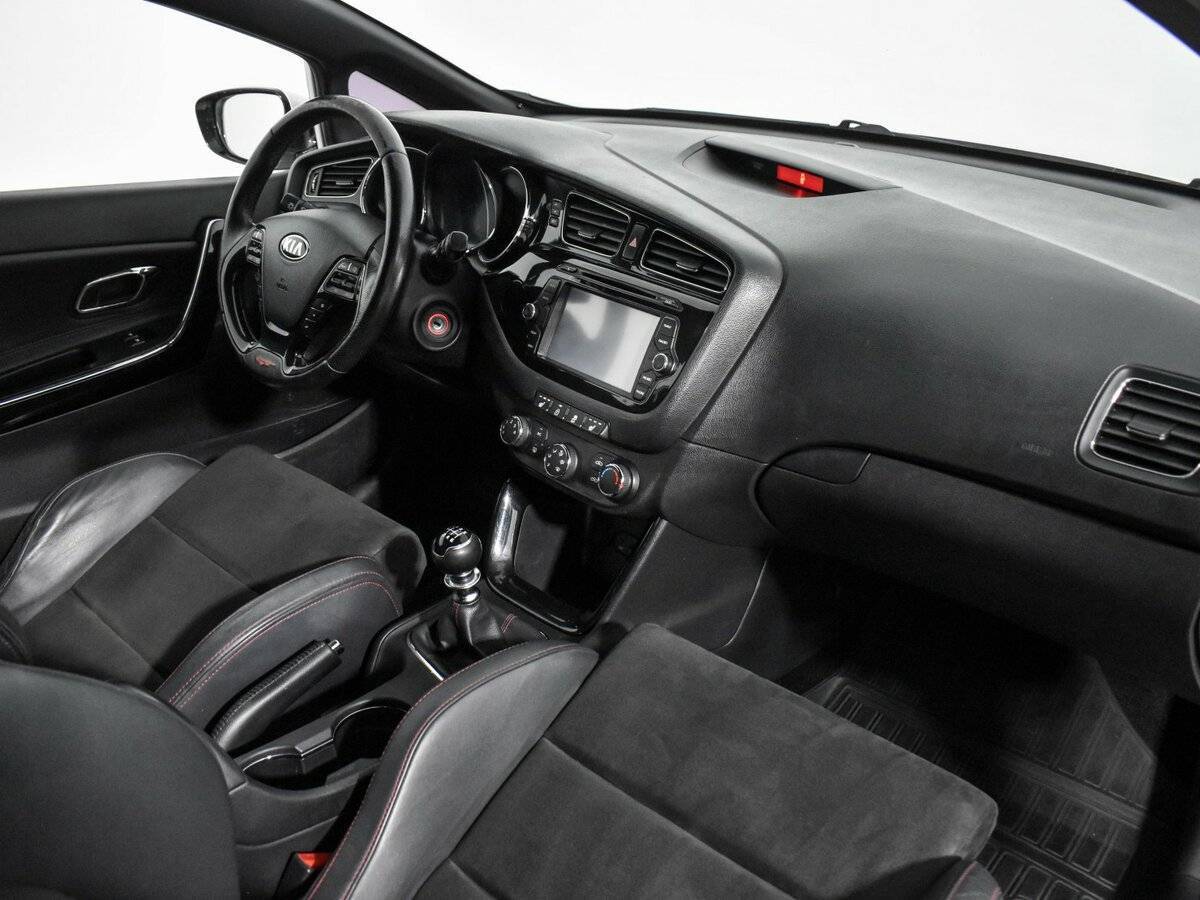 Купить Kia Ceed GT с пробегом. Фото: #10
