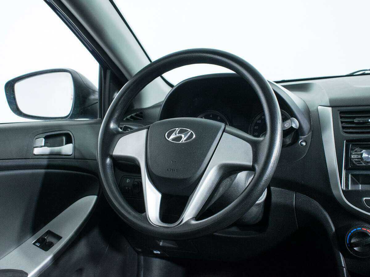 Купить Hyundai Solaris с пробегом. Фото: #13