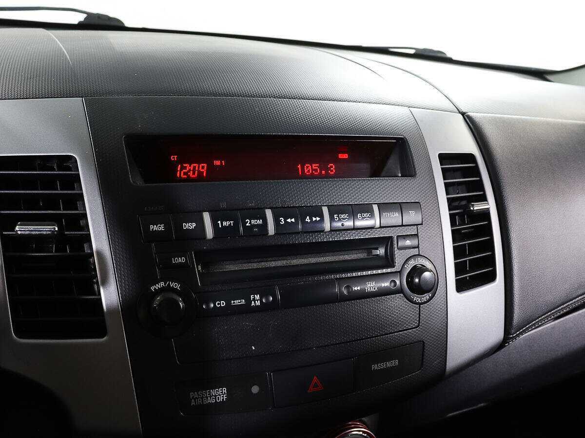 Купить Mitsubishi Outlander с пробегом. Фото: #13