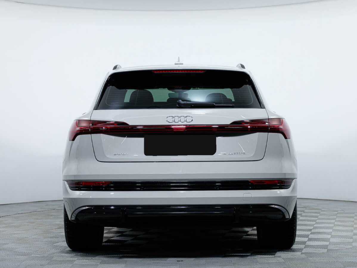 Купить Audi e-tron с пробегом. Фото: #4