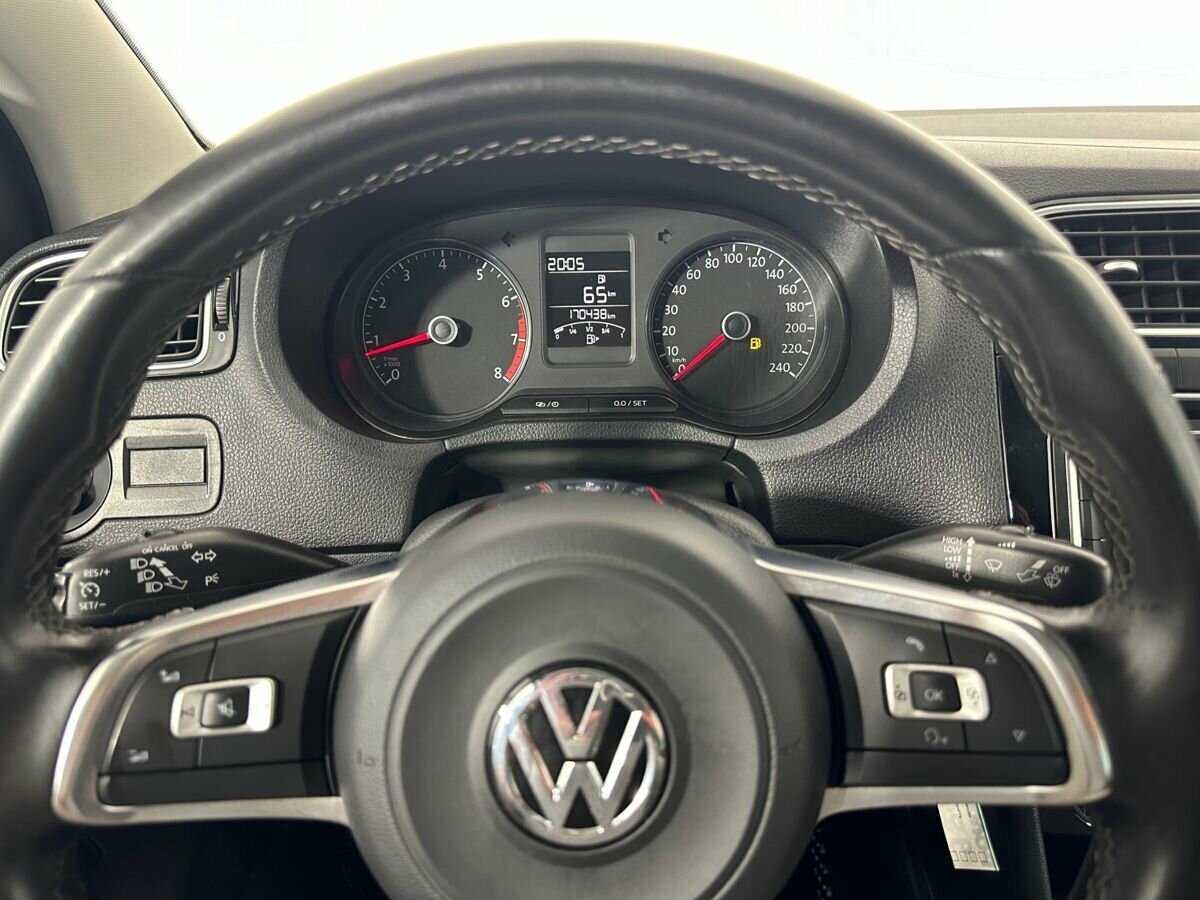 Купить Volkswagen Polo с пробегом. Фото: #10