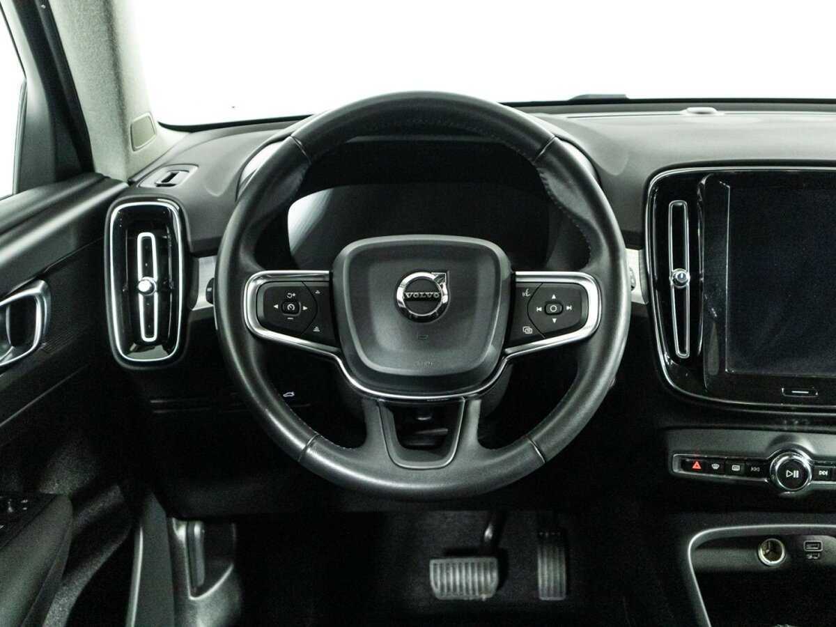 Купить Volvo XC40 с пробегом. Фото: #17