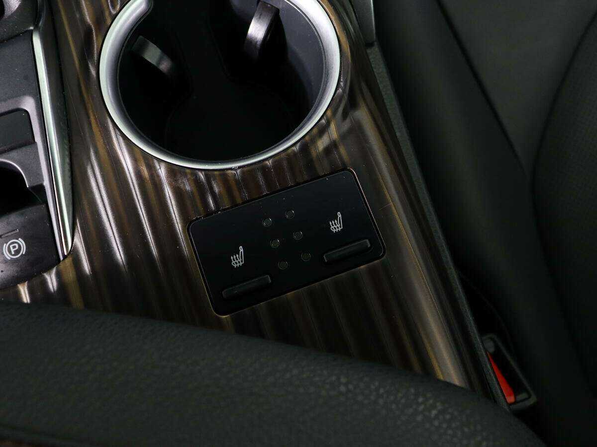 Купить Toyota Camry с пробегом. Фото: #18