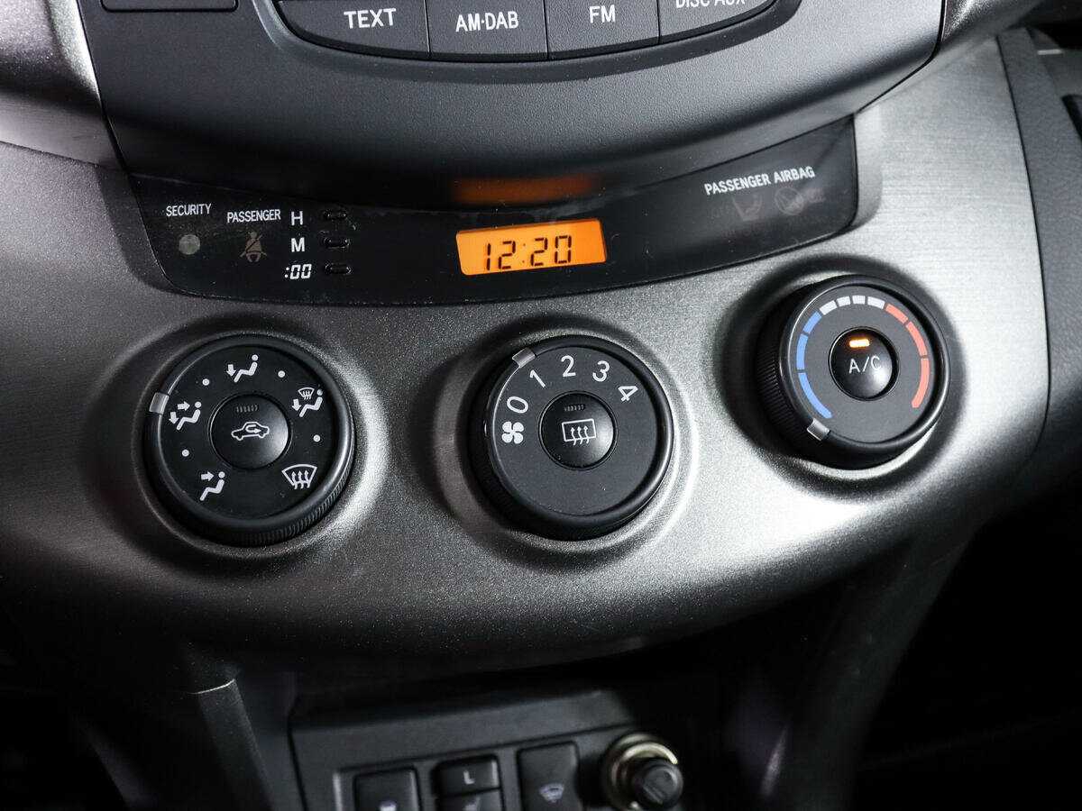 Купить Toyota RAV4 с пробегом. Фото: #11