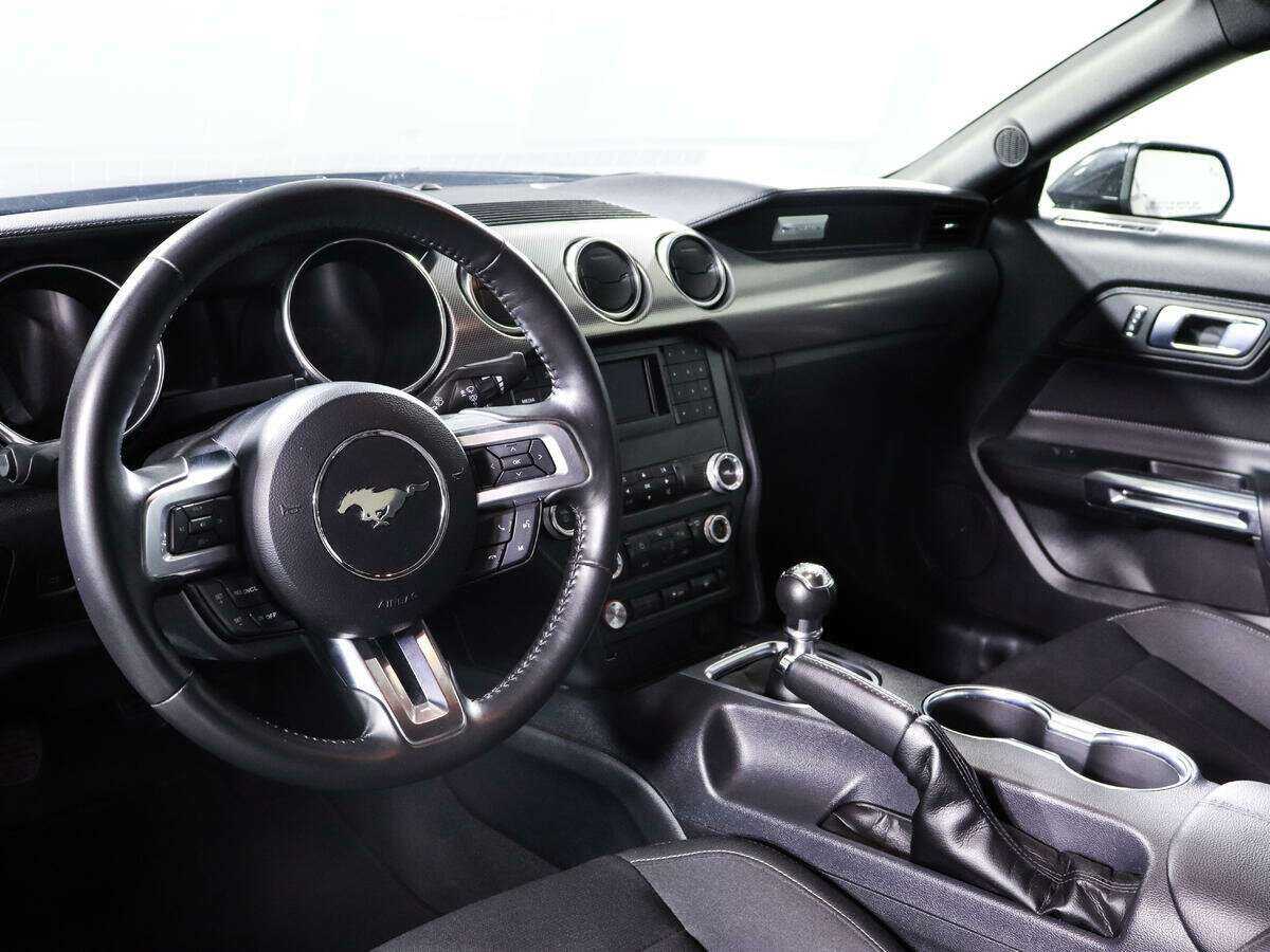 Купить Ford Mustang с пробегом. Фото: #13